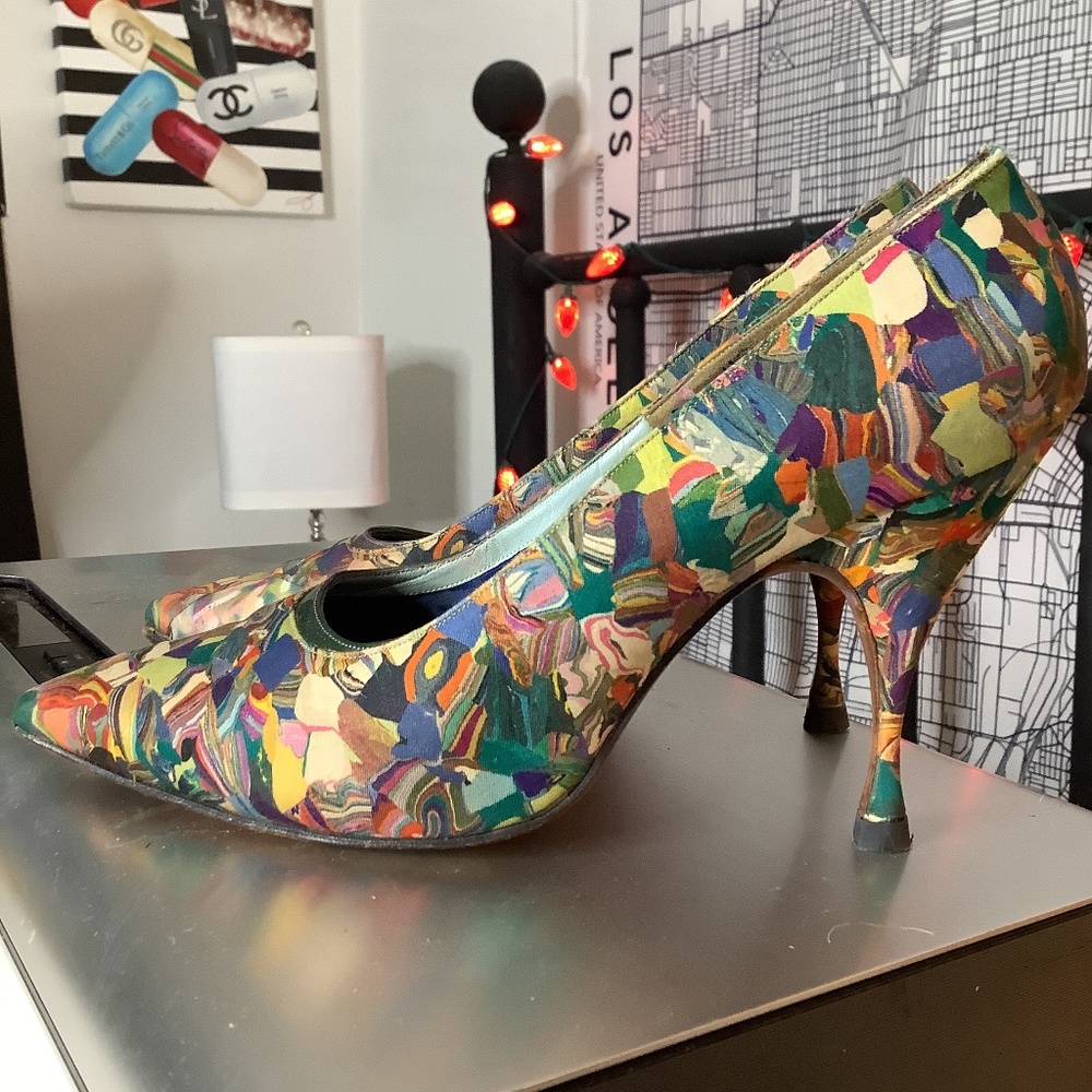 H E R B E R T L E V I N E H E E L S